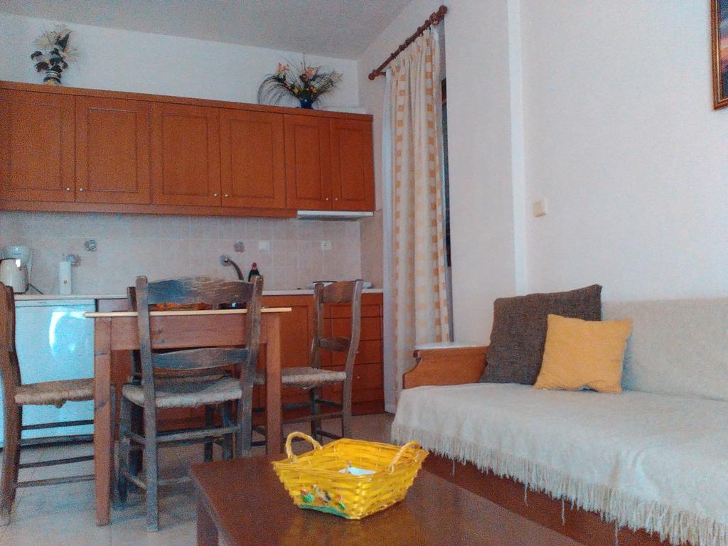 Maridatis Apartments ปาเลกาสตรอน ภายนอก รูปภาพ
